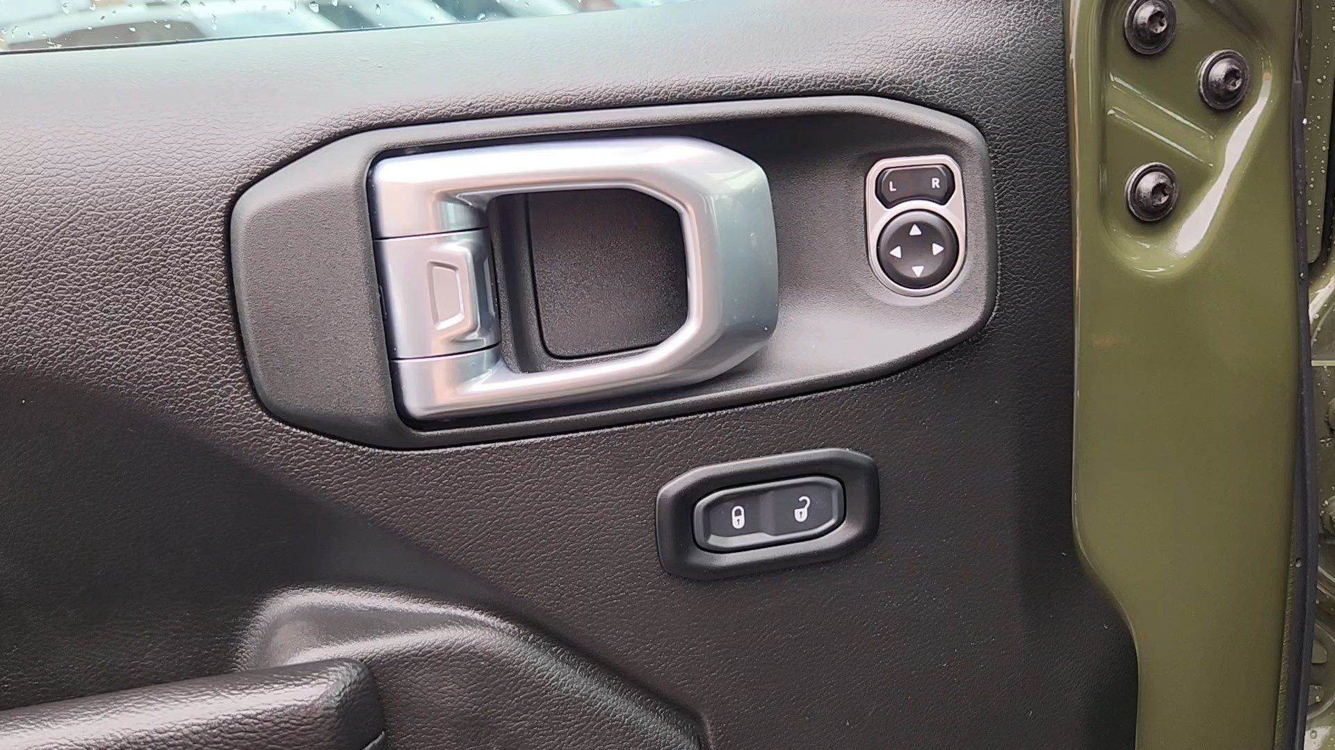 Used 2023 Jeep Gladiator Sport AWD/4WD image 7