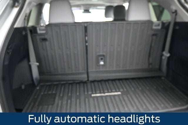 Used 2022 Toyota Highlander XLE AWD/4WD image 18