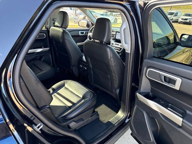 Certified 2022 Ford Explorer XLT w/ Equipment Group 202A RWD image 12