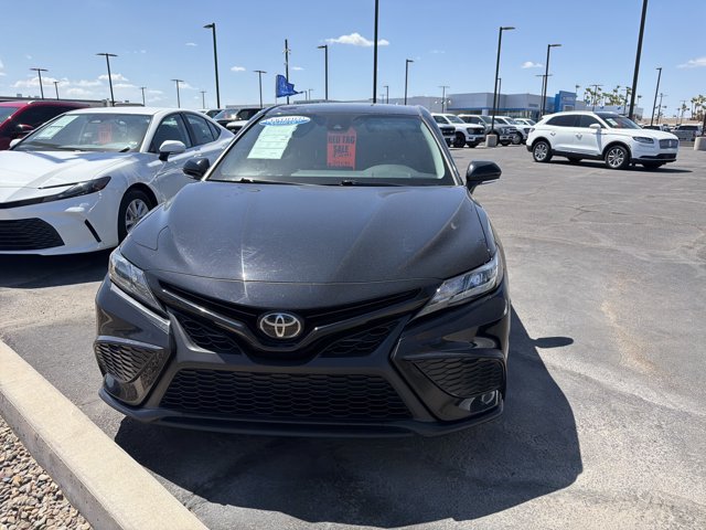Used 2023 Toyota Camry SE FWD image 2