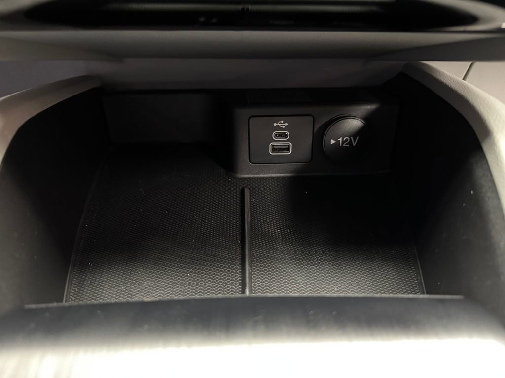 Certified 2025 Ford Escape SE FWD image 20