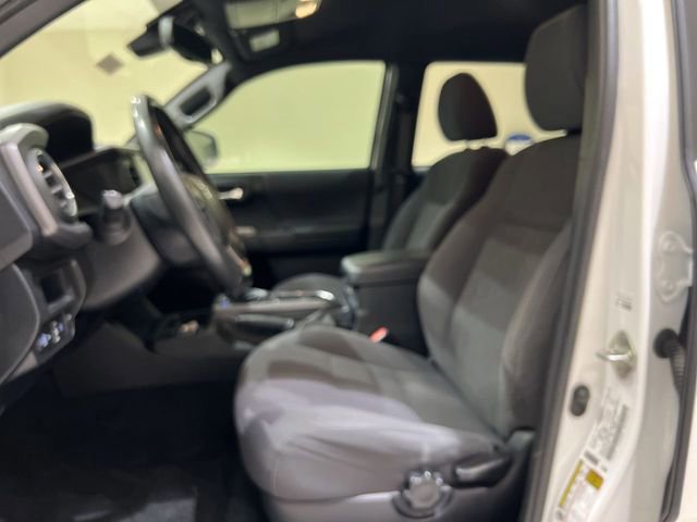 Used 2019 Toyota Tacoma TRD Sport w/ Technology Package AWD/4WD image 18