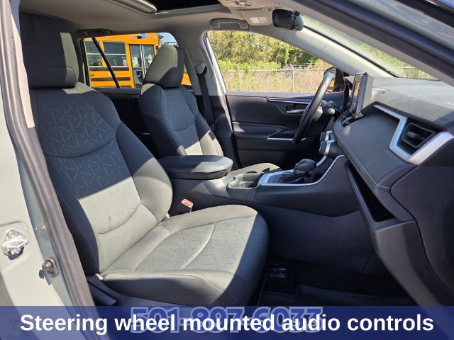 Used 2020 Toyota RAV4 XLE w/ Convenience Package AWD/4WD image 17