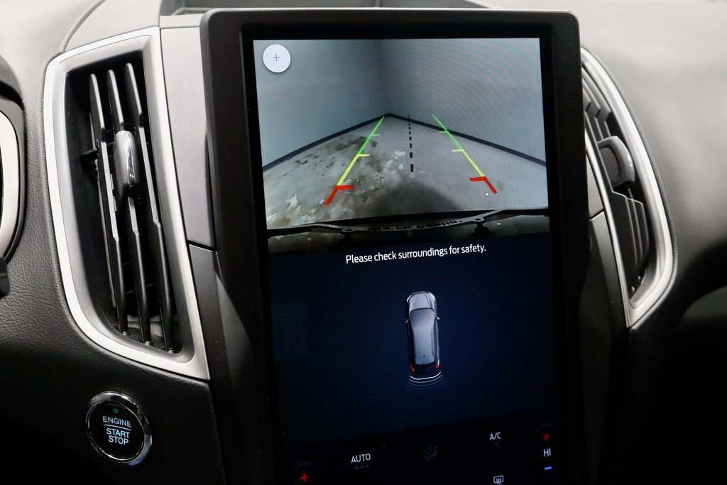 Certified 2021 Ford Edge SE image 2