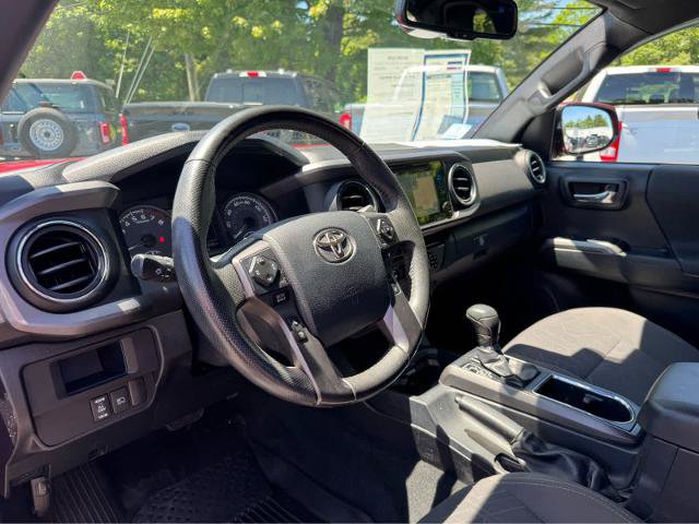 Used 2018 Toyota Tacoma TRD Off-Road w/ Technology Package AWD/4WD image 16