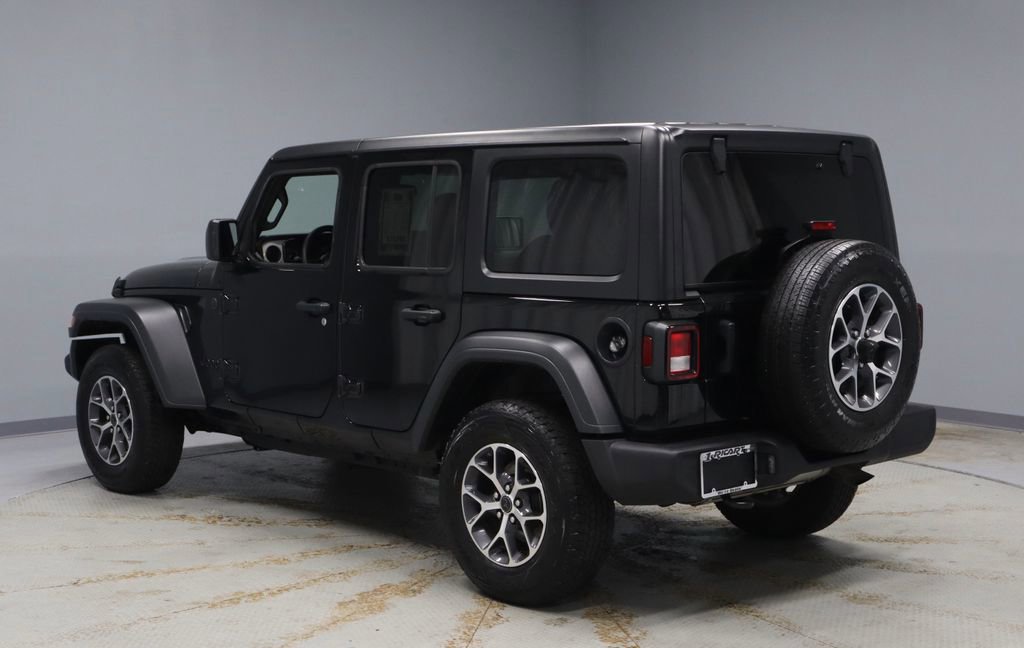 Used 2024 Jeep Wrangler Sport S image 3