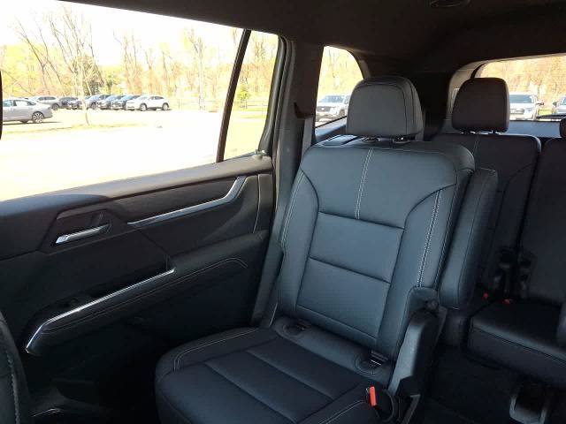 Used 2026 GMC Acadia Elevation w/ Elevation Premium Package AWD/4WD image 12