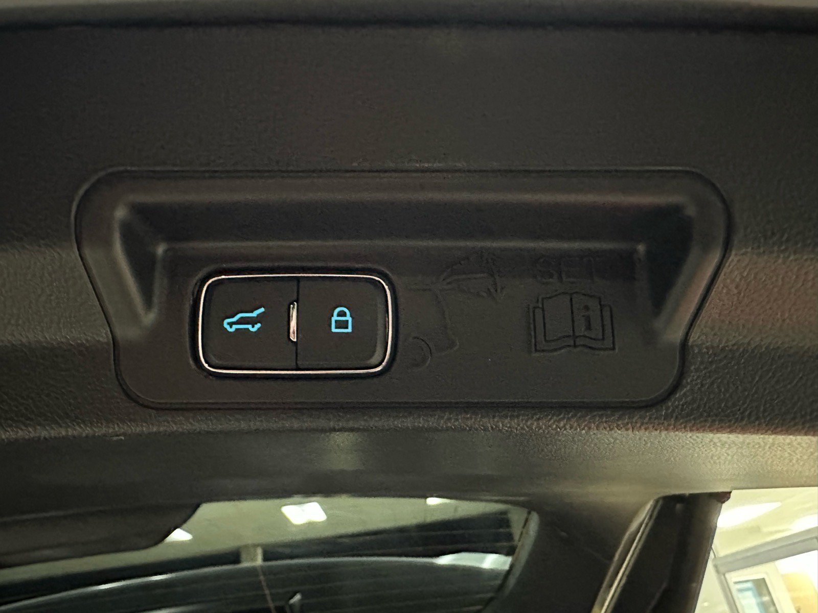 Certified 2025 Ford Explorer ST RWD image 29