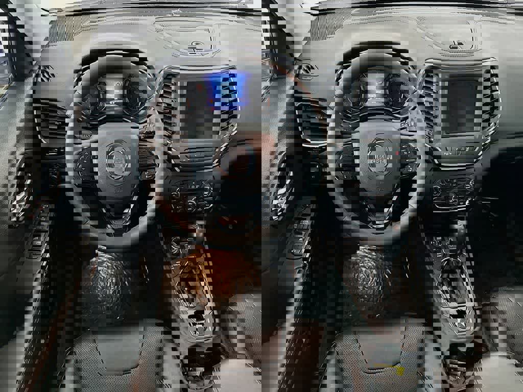 Used 2023 Jeep Cherokee Altitude Lux image 13