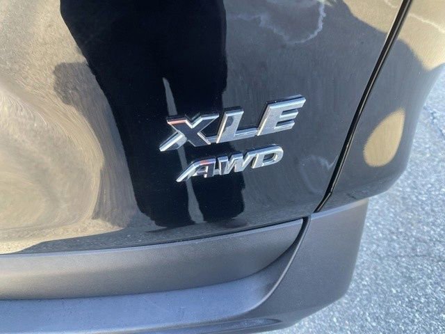 Used 2021 Toyota RAV4 XLE w/ Convenience Package image 34