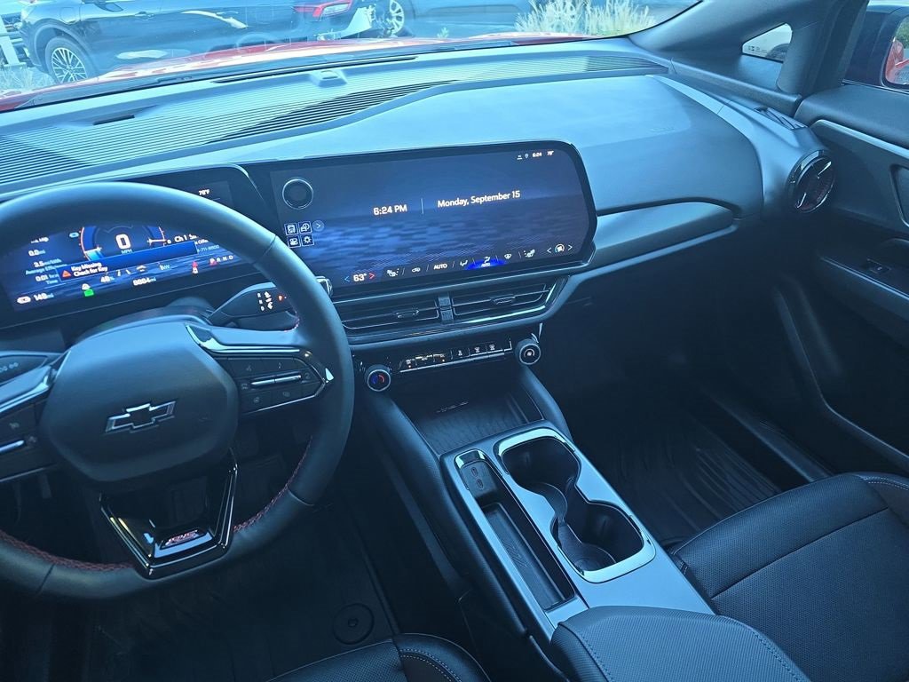 Used 2025 Chevrolet Equinox EV RS image 12