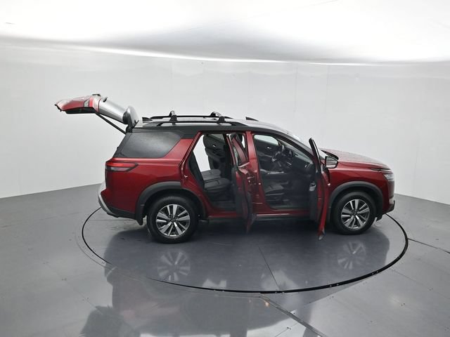 Used 2022 Nissan Pathfinder SL AWD/4WD image 48