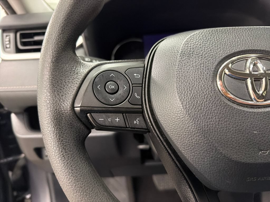 Used 2024 Toyota RAV4 XLE FWD image 21