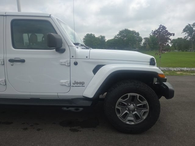 Used 2022 Jeep Gladiator Overland w/ LED Lighting Group AWD/4WD image 5