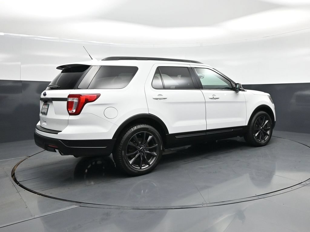Certified 2019 Ford Explorer XLT w/ Equipment Group 202A FWD image 22