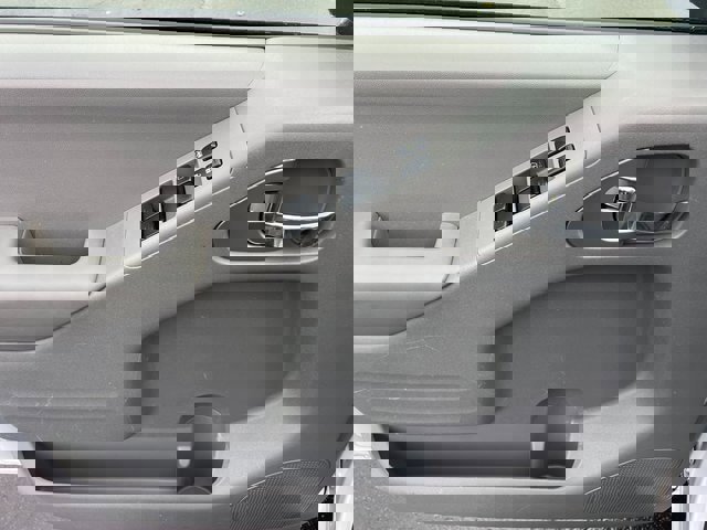 Used 2017 Nissan Frontier SV image 14