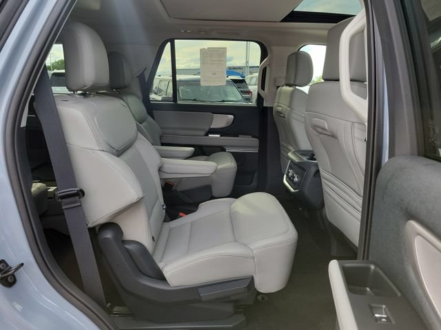 Certified 2025 Ford Expedition Active AWD/4WD image 25