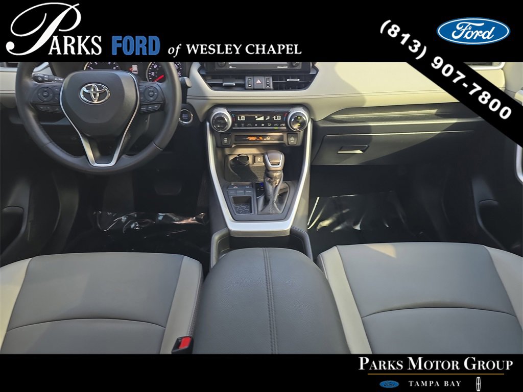 Used 2020 Toyota RAV4 XLE Premium image 11