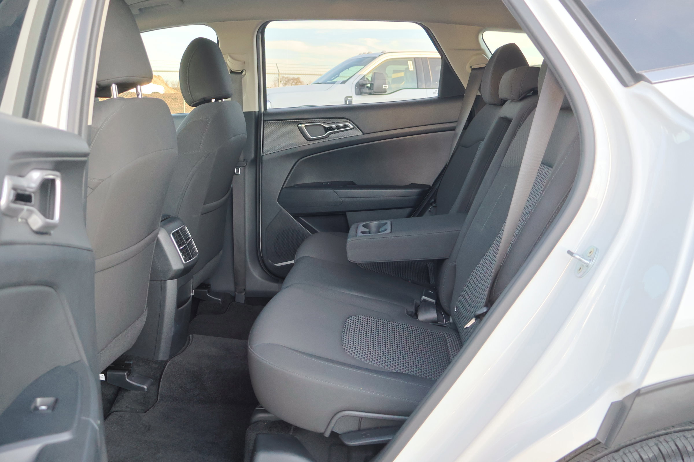 Used 2023 Kia Sportage LX image 31