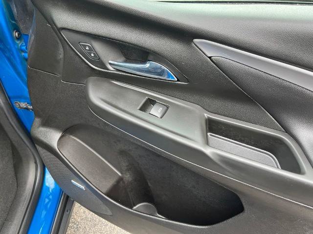 Used 2022 Chevrolet Bolt LT w/ Infotainment Package FWD image 11
