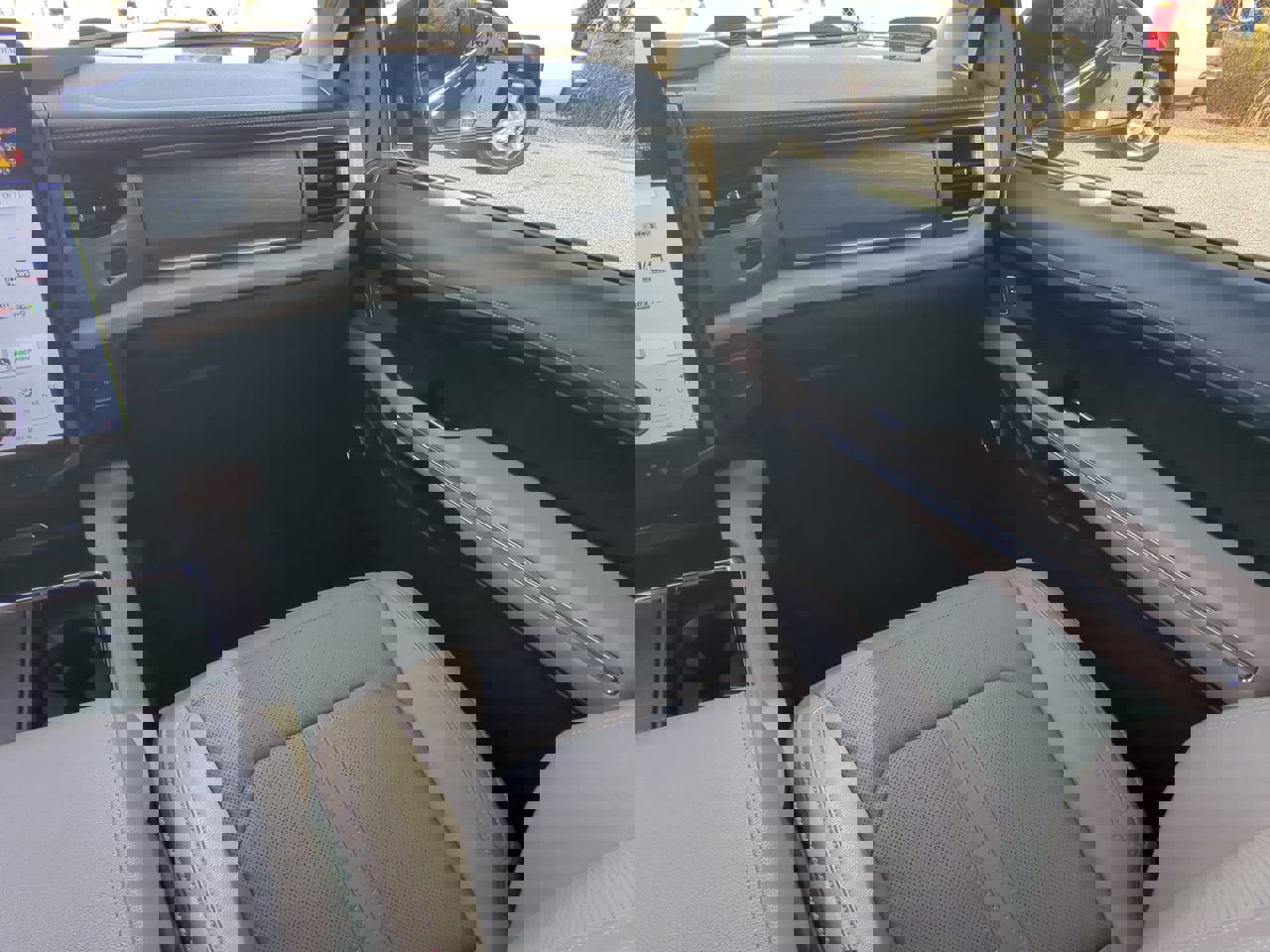 Certified 2023 Ford Expedition Limited image 15