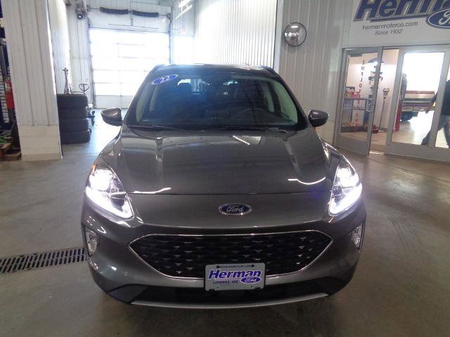 Certified 2022 Ford Escape Titanium w/ Class II Trailer Tow Package image 7