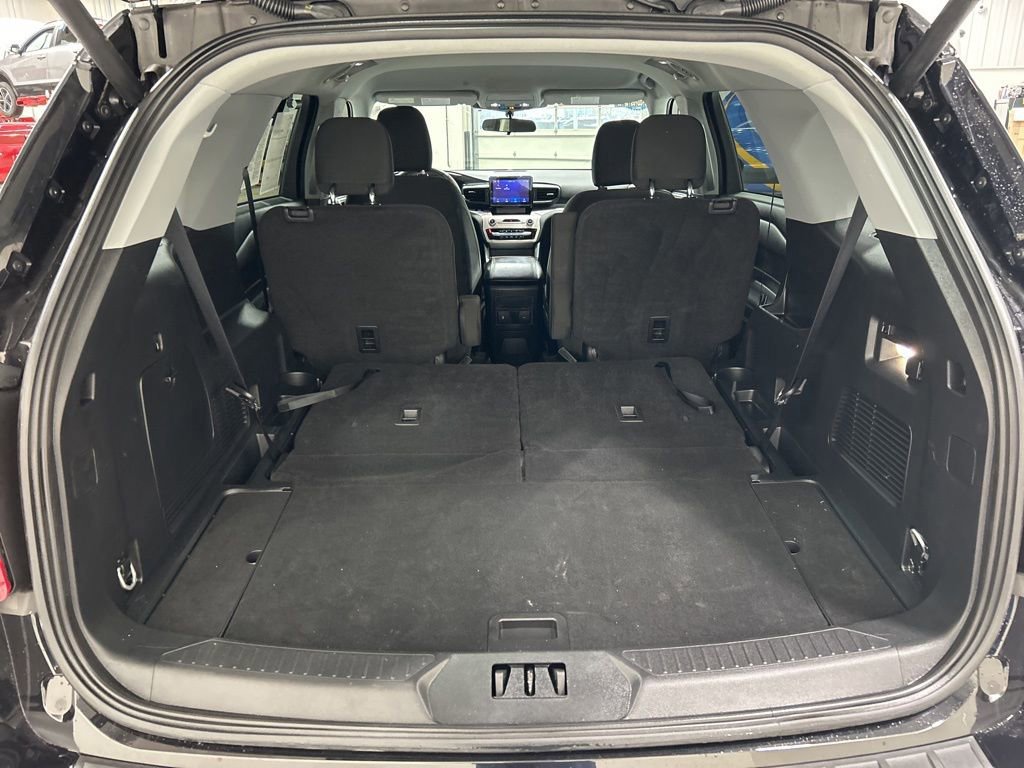 Certified 2024 Ford Explorer XLT w/ Class IV Trailer Tow Package image 29