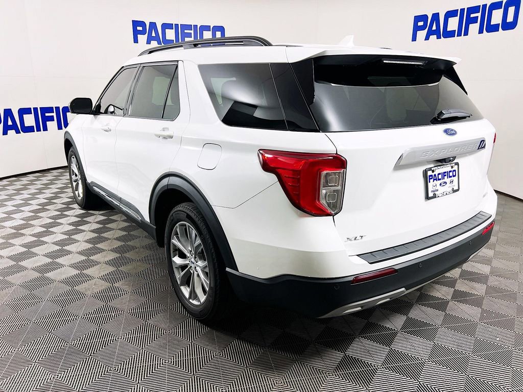 Certified 2023 Ford Explorer XLT w/ Equipment Group 202A AWD/4WD image 5