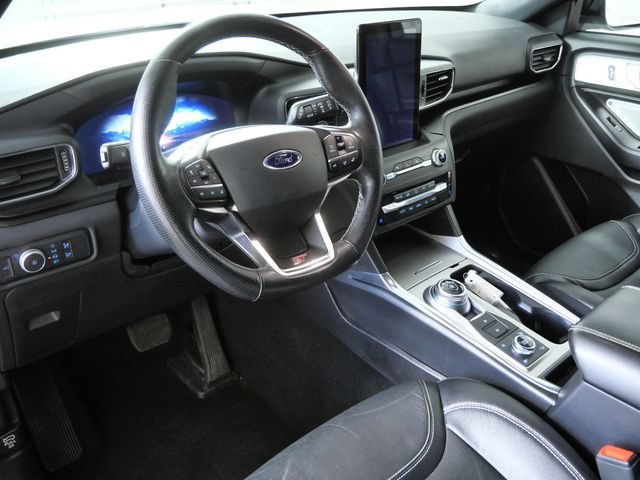 Certified 2020 Ford Explorer ST w/ Premium Technology Package AWD/4WD image 3