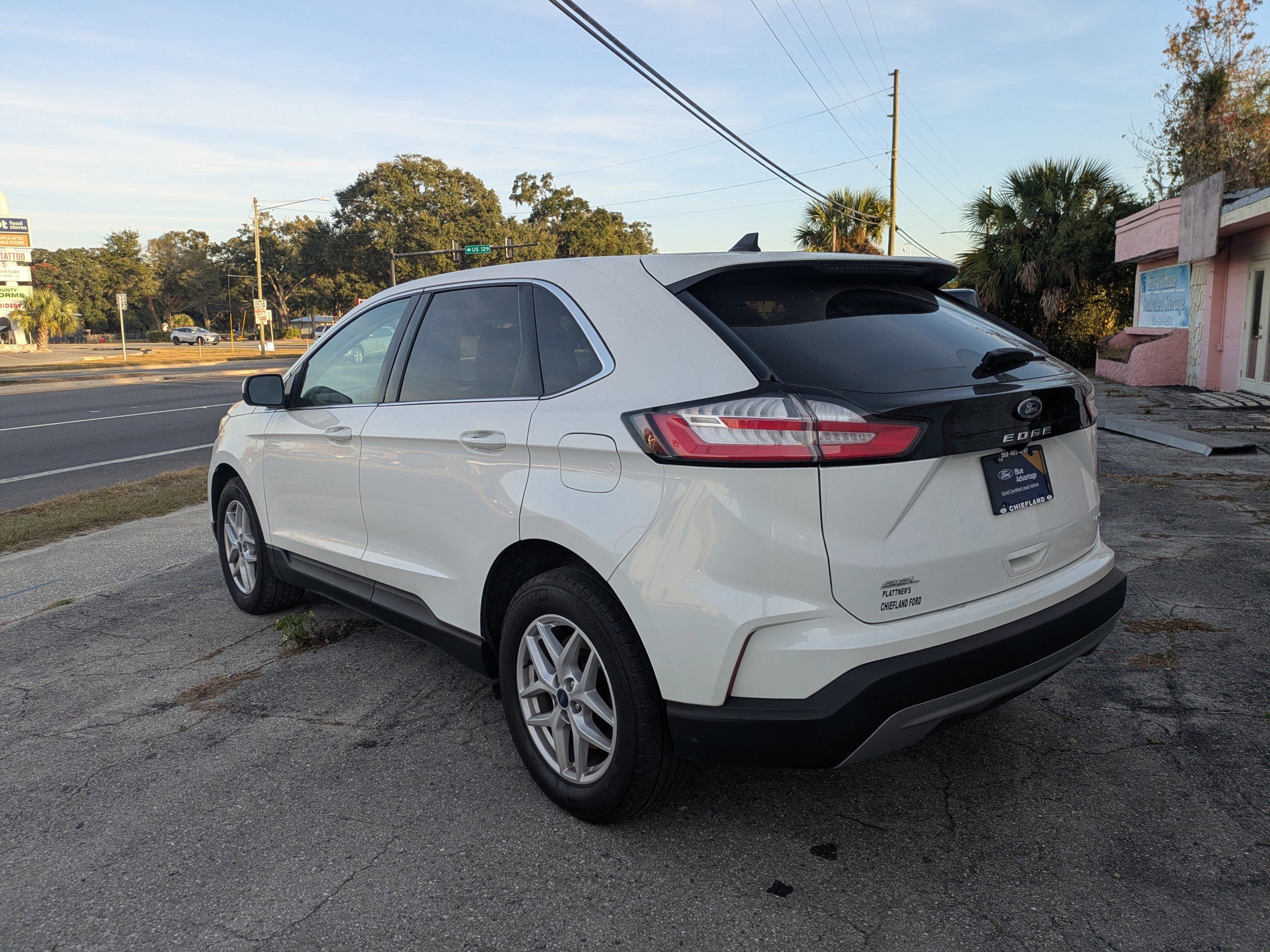 Certified 2022 Ford Edge SEL w/ Convenience Package AWD/4WD image 3