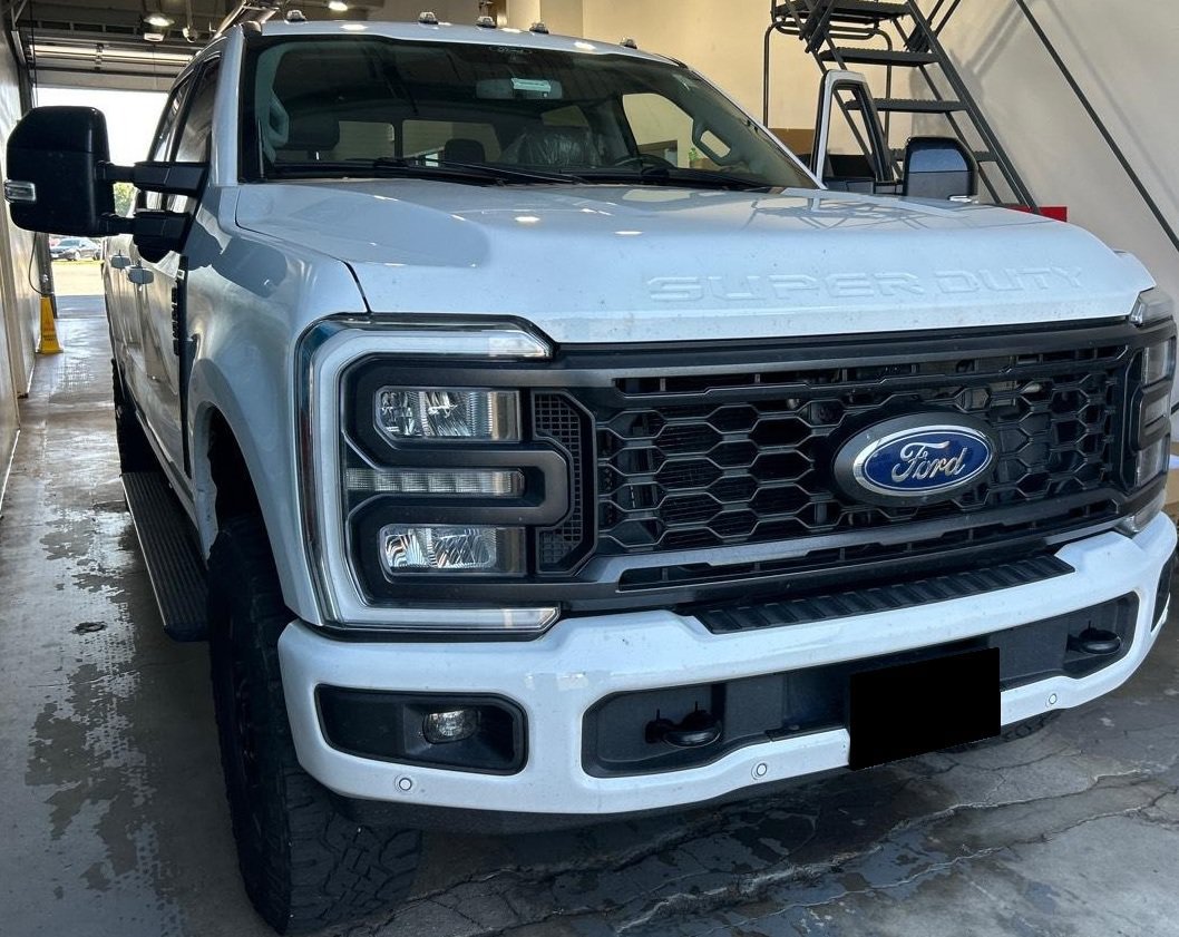 Certified 2024 Ford F250 Lariat w/ Lariat Ultimate Package AWD/4WD image 1