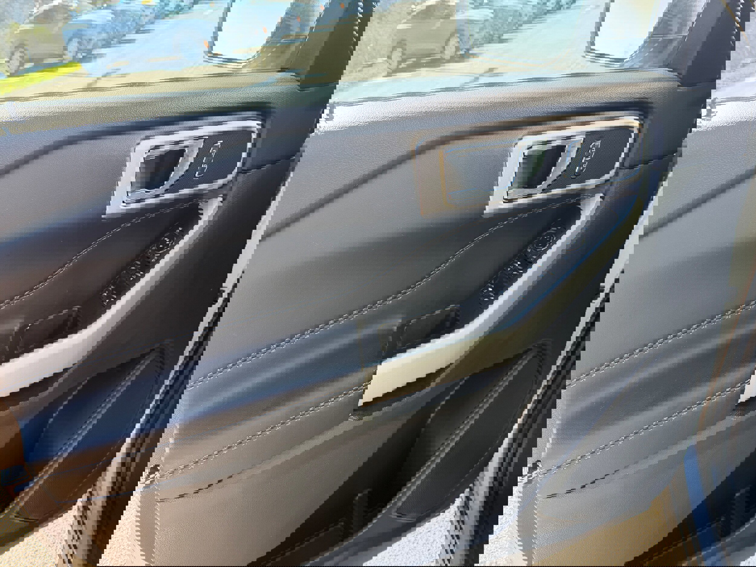 Certified 2020 Ford Explorer XLT w/ Equipment Group 202A image 20