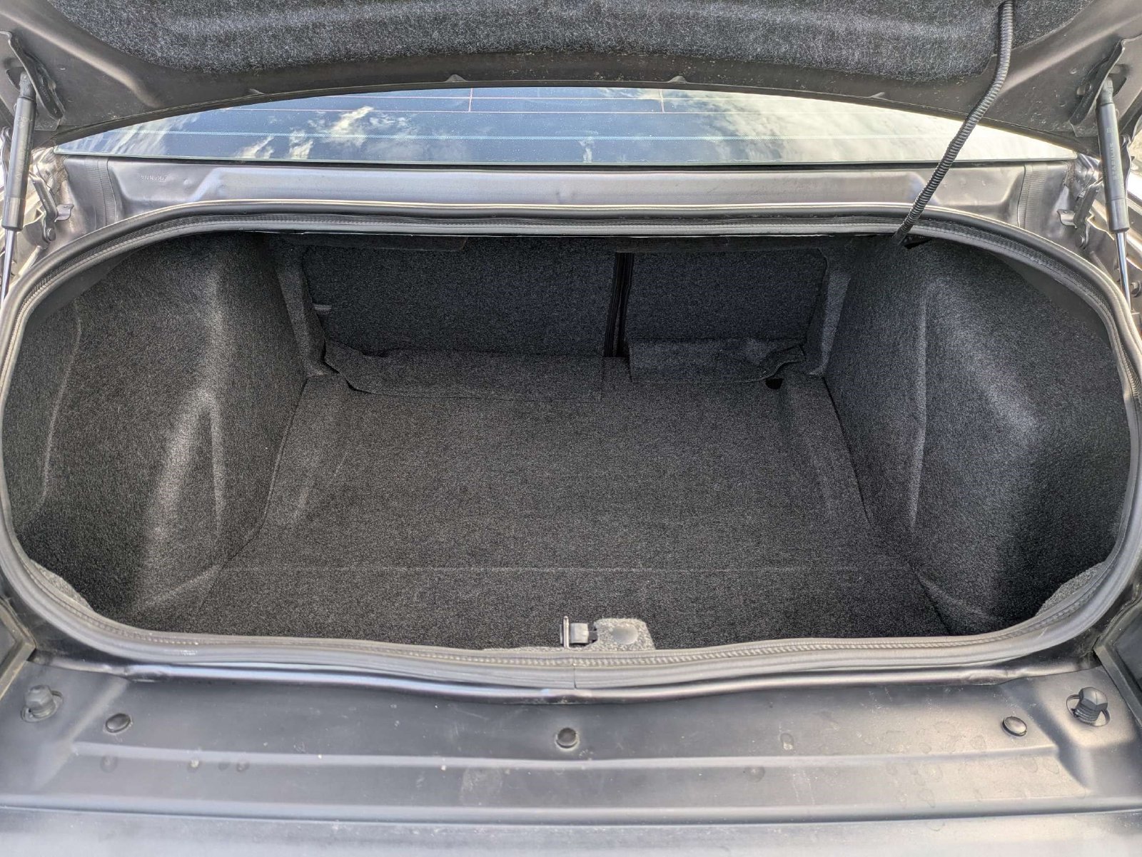 Used 2019 Dodge Challenger R/T RWD image 14
