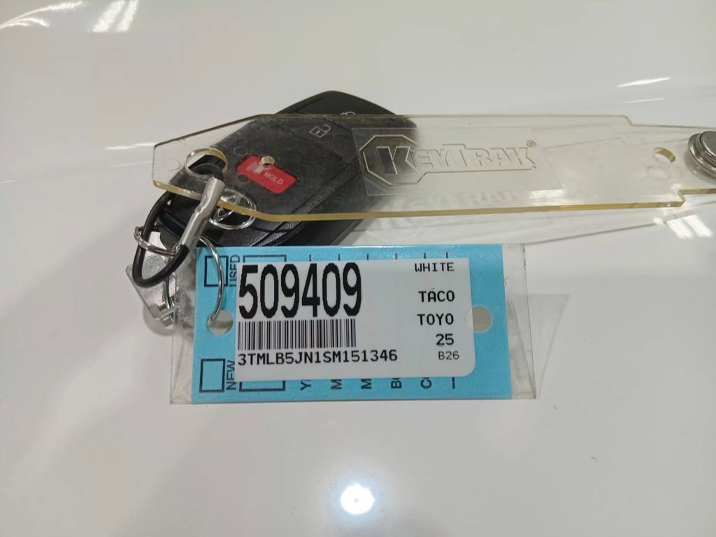 Used 2025 Toyota Tacoma TRD Off-Road w/ TRD Off Road Upgrade Package image 28