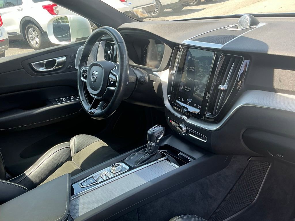 Used 2018 Volvo XC60 T6 R-Design w/ Convenience Package AWD/4WD image 14