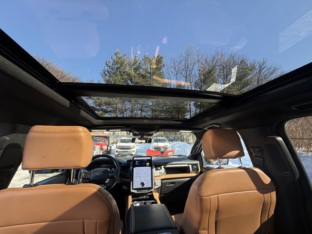 Certified 2023 Ford Expedition Platinum image 8