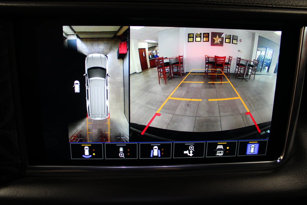 Used 2024 GMC Yukon Denali AWD/4WD image 25