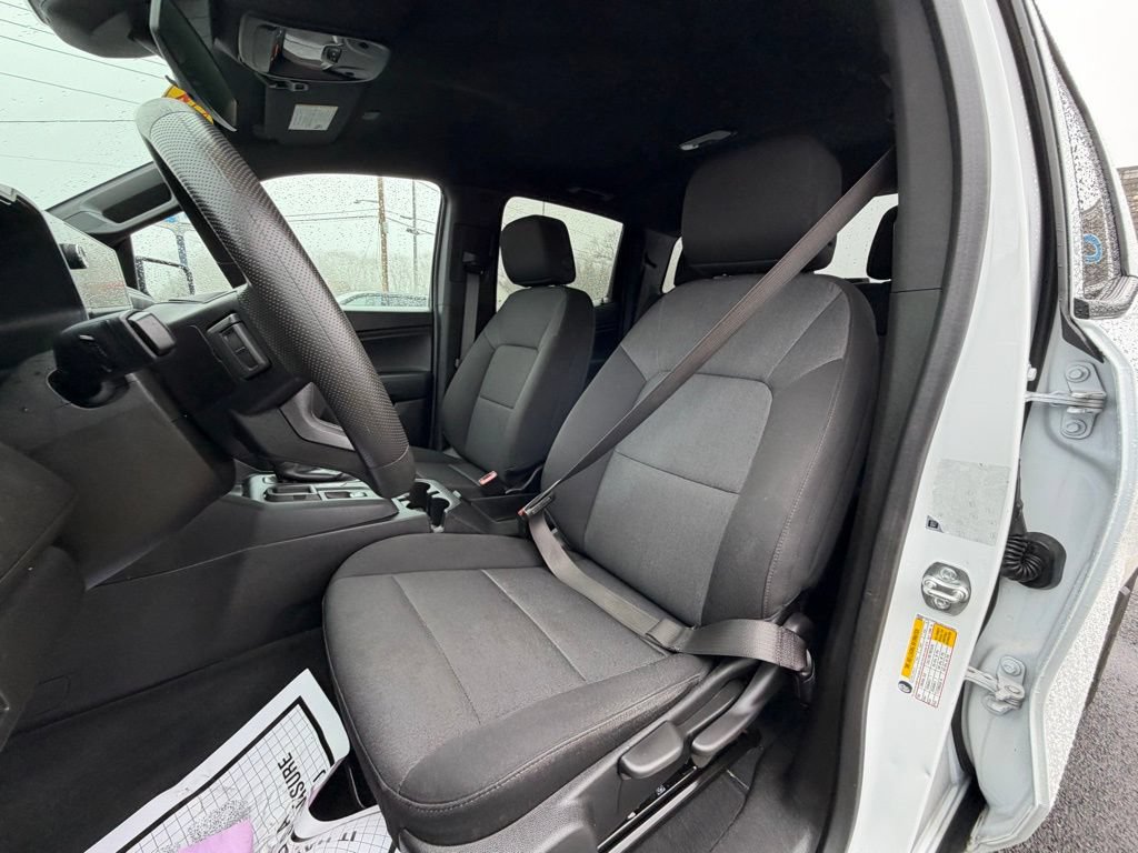 Used 2024 Chevrolet Colorado W/T RWD image 9
