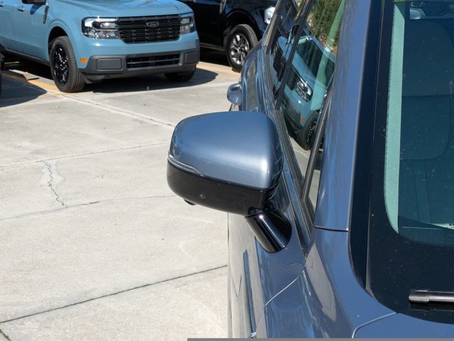 Used 2025 Kia Sorento SX image 16