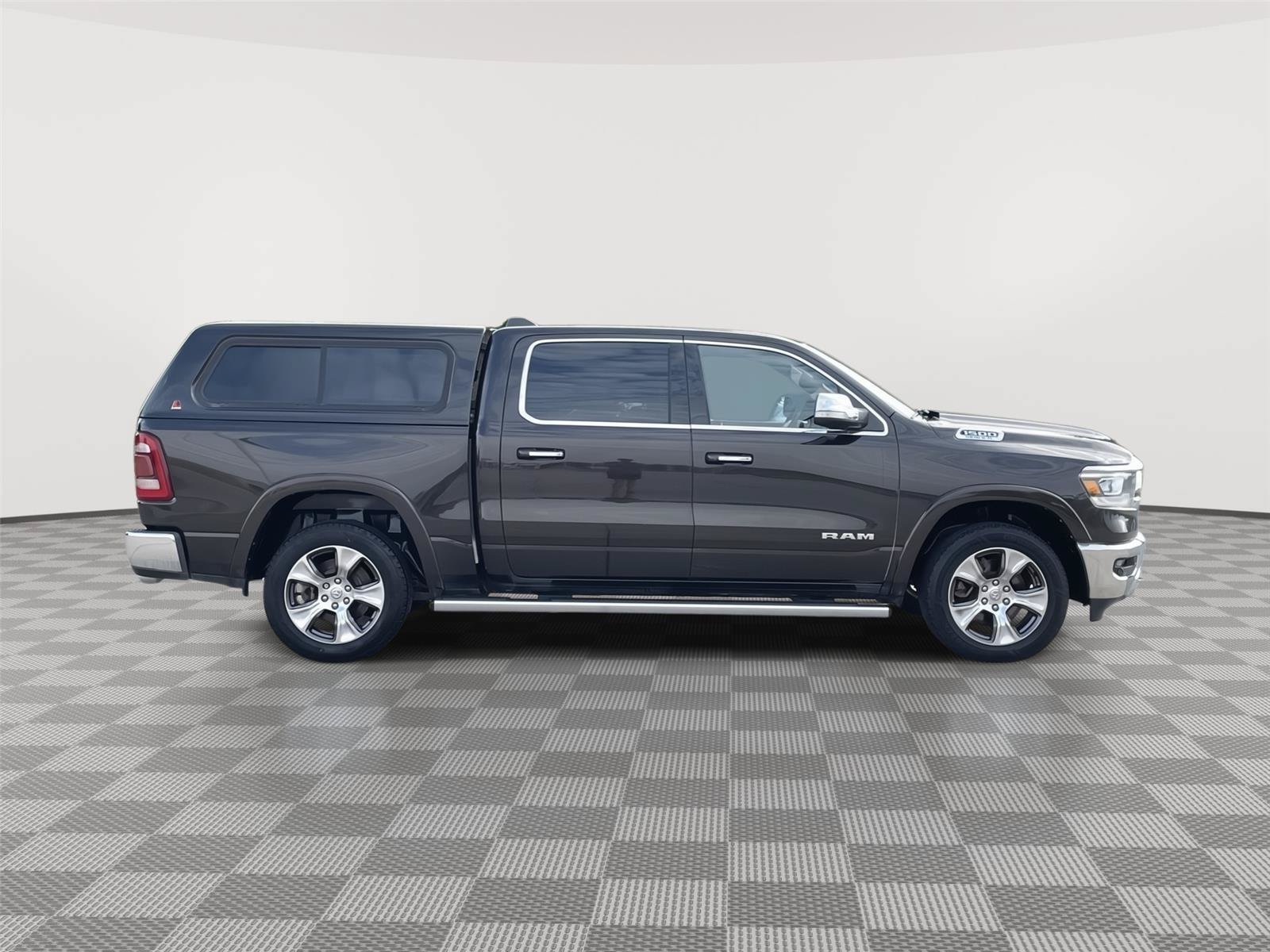 Used 2019 RAM 1500 Laramie AWD/4WD image 6