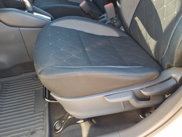 Used 2018 Nissan Kicks SV FWD image 16