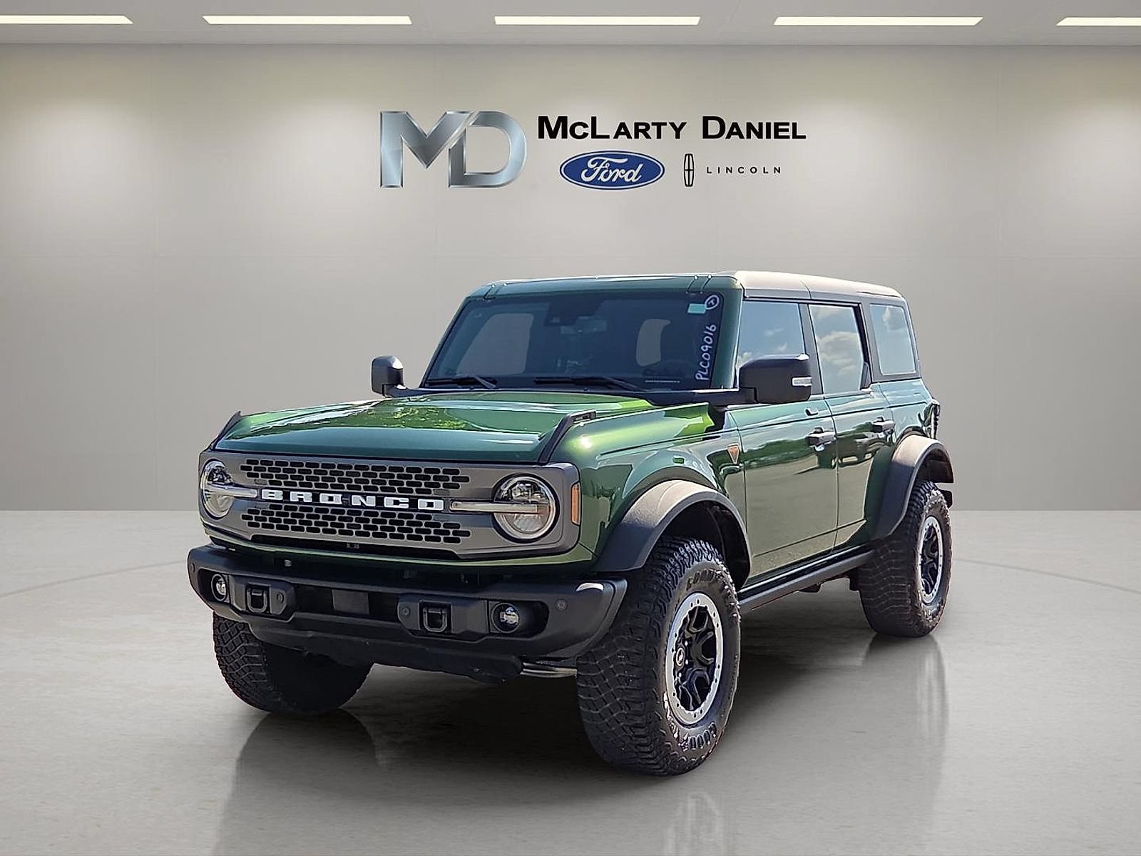 Certified 2023 Ford Bronco Badlands AWD/4WD image 2
