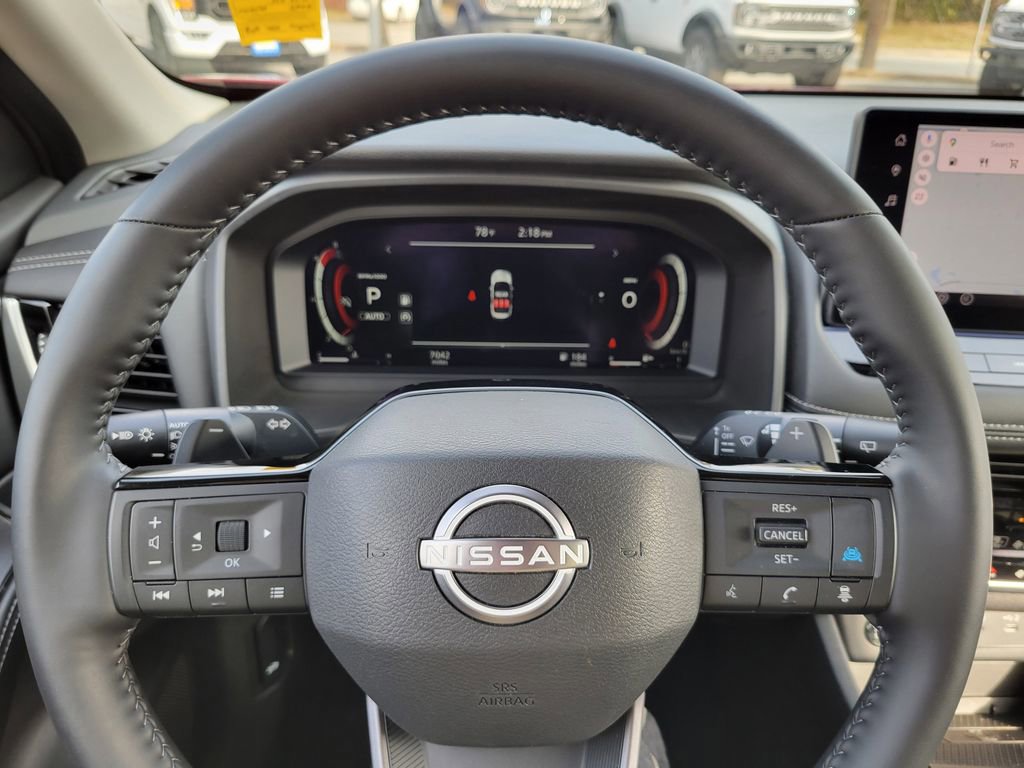 Used 2025 Nissan Rogue SL w/ SL Premium Package image 34