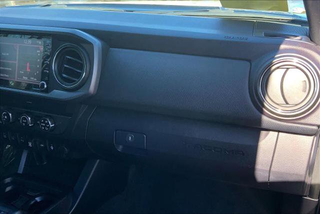 Used 2020 Toyota Tacoma TRD Off-Road w/ Technology Package image 19