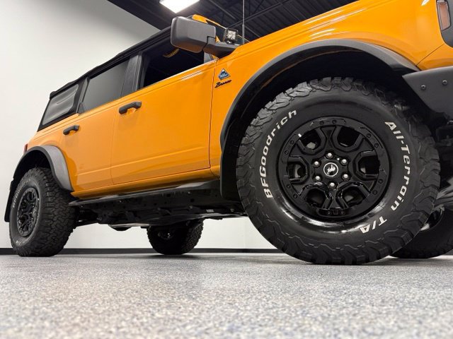 Certified 2021 Ford Bronco Black Diamond w/ Sasquatch Package AWD/4WD image 3