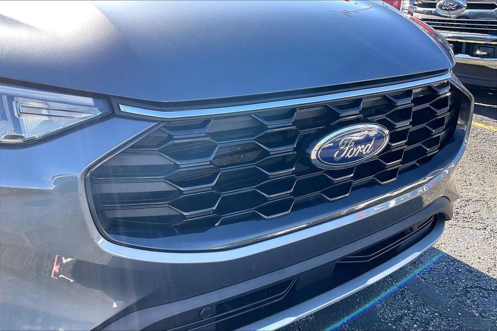 Certified 2025 Ford Escape ST-Line AWD/4WD image 31