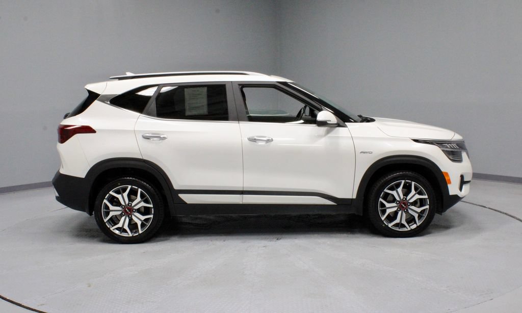 Used 2023 Kia Seltos SX w/ SX Sunroof Package AWD/4WD image 7