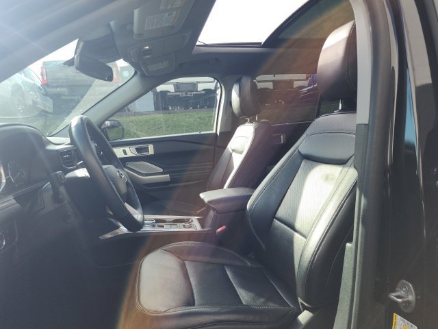 Certified 2023 Ford Explorer Limited w/ Limited Technology Package AWD/4WD image 9