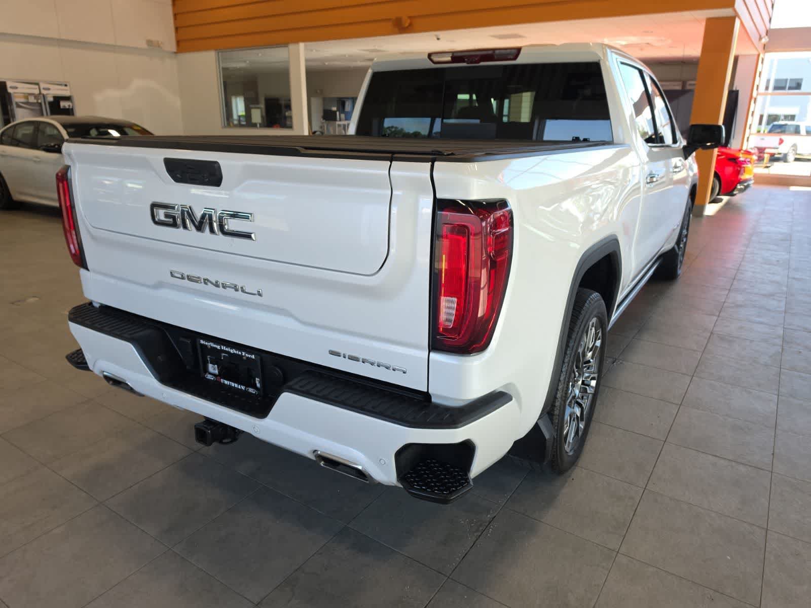 Used 2023 GMC Sierra 1500 Denali Ultimate AWD/4WD image 8