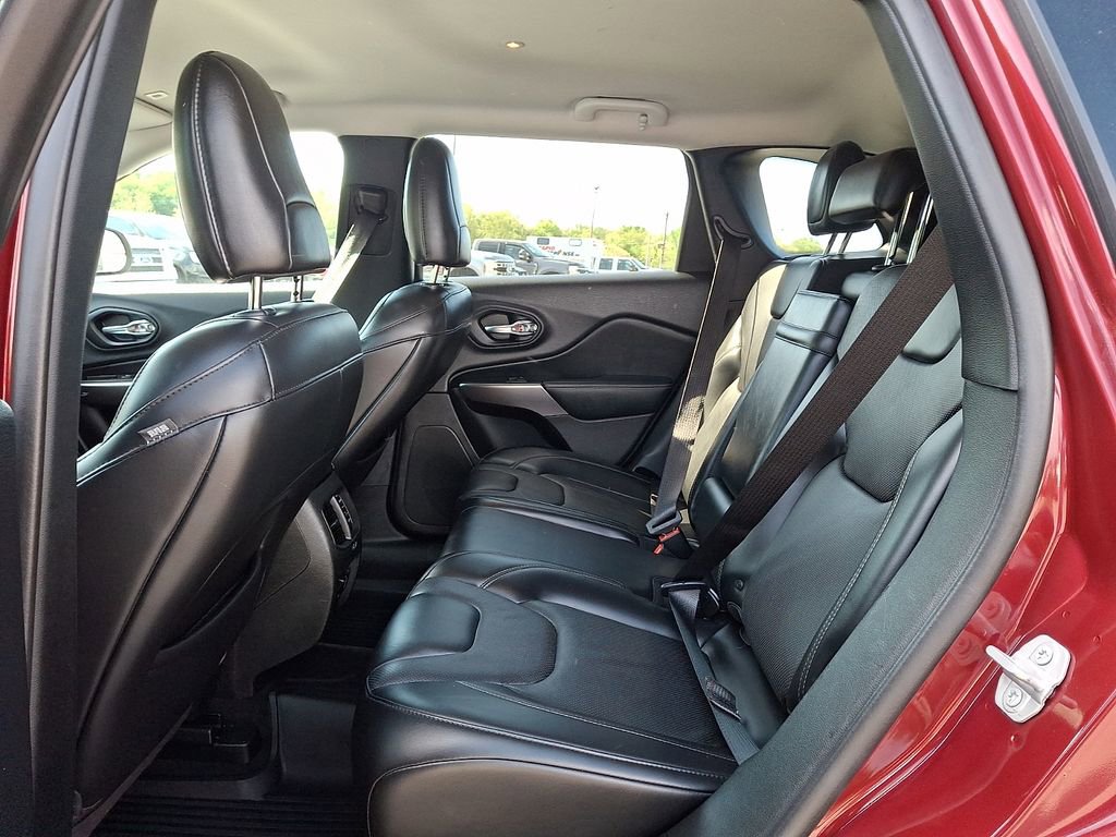 Used 2019 Jeep Cherokee Limited AWD/4WD image 10